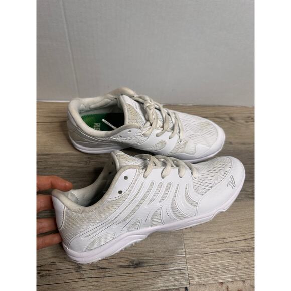 Varsity Womens Shoes Cheer Rise 2 Dance Team Cheerleader white size 7 - Picture 1 of 8